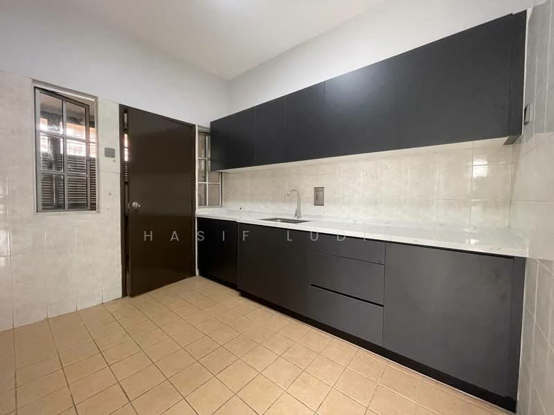 2-storey Terraced House for Sale in Presint 9 (Putrajaya) - Hasif Ludin - Kitchen - PropertyGuru.com.my