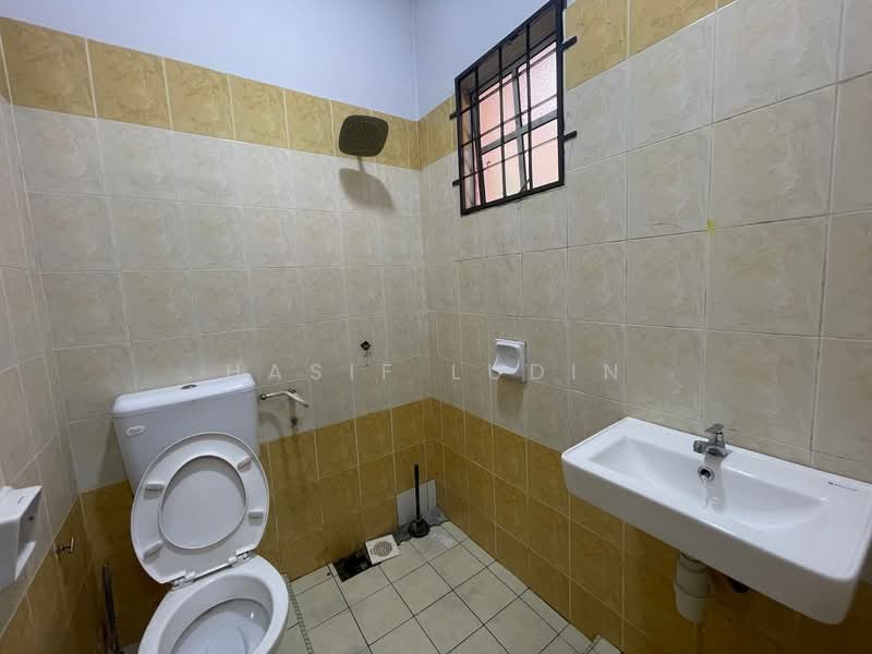 2-storey Terraced House for Sale in Presint 9 (Putrajaya) - Hasif Ludin - Bathroom - PropertyGuru.com.my