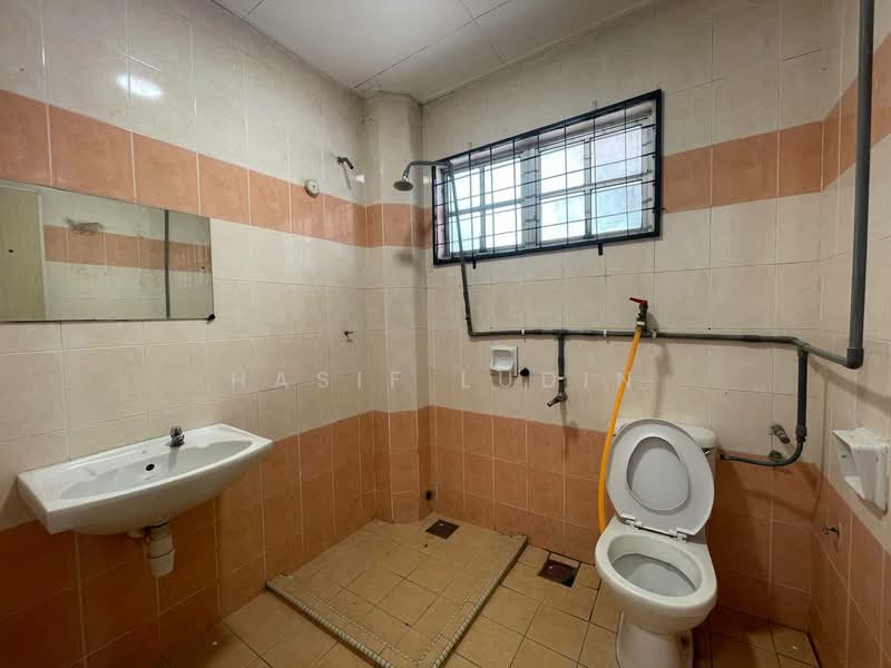 2-storey Terraced House for Sale in Presint 9 (Putrajaya) - Hasif Ludin - Bathroom - PropertyGuru.com.my