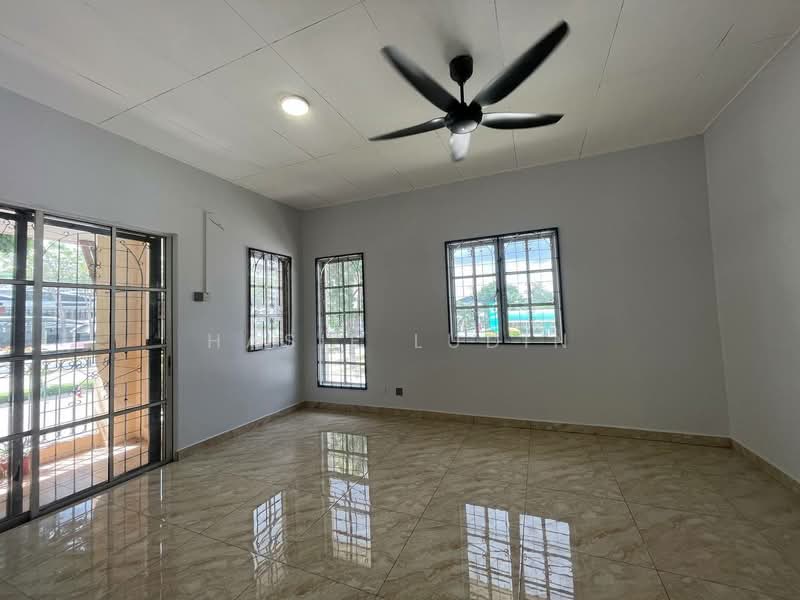 2-storey Terraced House for Sale in Presint 9 (Putrajaya) - Hasif Ludin - Living Room - PropertyGuru.com.my