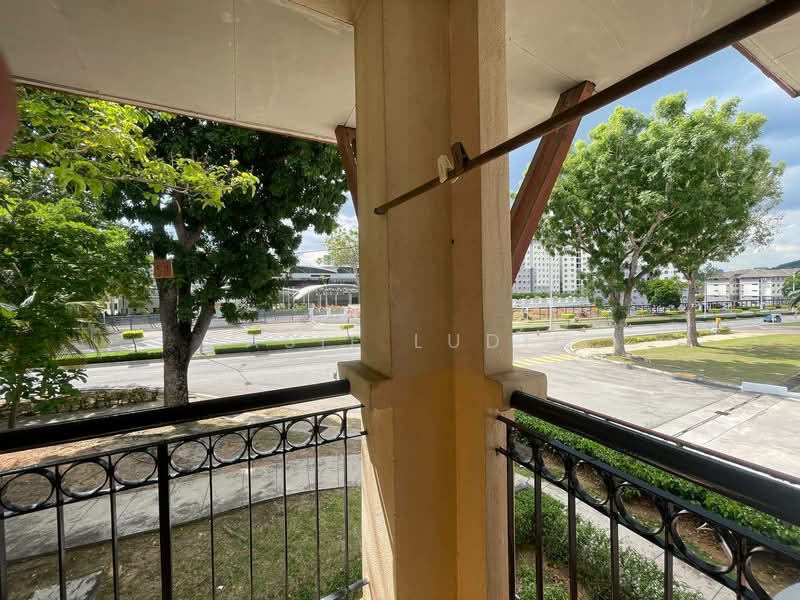 2-storey Terraced House for Sale in Presint 9 (Putrajaya) - Hasif Ludin - Balcony - PropertyGuru.com.my