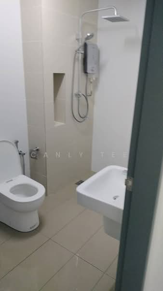 Servis Apartment untuk Disewa di TRIO By Setia - Canly Tee - Bathroom - PropertyGuru.com.my