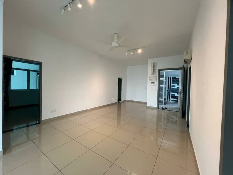 Kondominium untuk Dijual di Setia Pinnacle - Siang . - Living Room - PropertyGuru.com.my