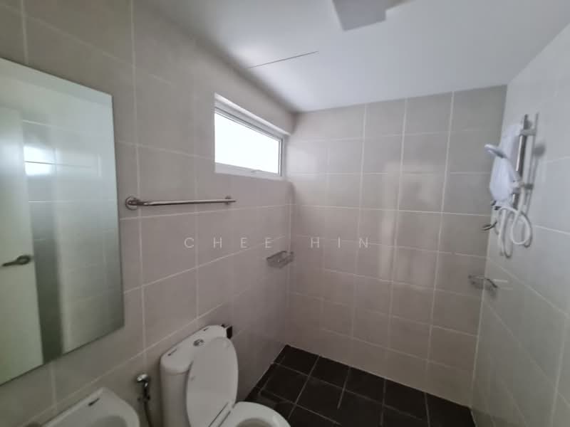 Pangsapuri untuk Disewa di Nadayu 801 - Chee Hin - Bathroom - PropertyGuru.com.my