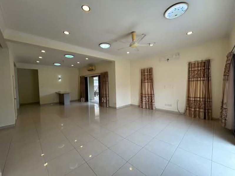Rumah Berkembar untuk Dijual di Kemuning Utama Permai (Shah Alam) - Ben Lor - Living Room - PropertyGuru.com.my