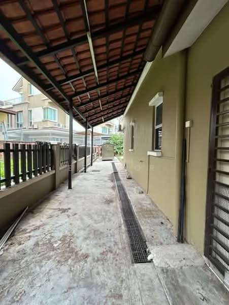 Rumah Berkembar untuk Dijual di Kemuning Utama Permai (Shah Alam) - Ben Lor - Exterior - PropertyGuru.com.my