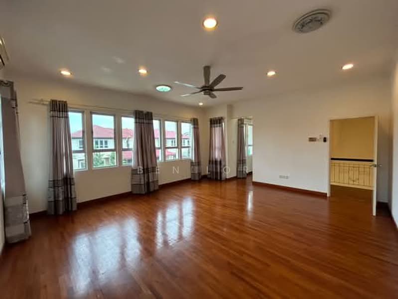 Rumah Berkembar untuk Dijual di Kemuning Utama Permai (Shah Alam) - Ben Lor - Living Room - PropertyGuru.com.my