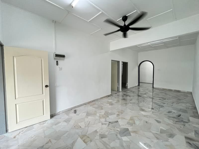 1-storey Terraced House for Sale in Taman Puteri (Kluang) - Gipson Lay - PropertyGuru.com.my