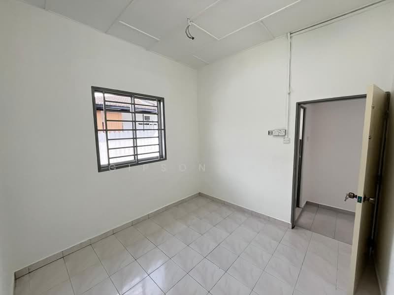 1-storey Terraced House for Sale in Taman Puteri (Kluang) - Gipson Lay - PropertyGuru.com.my