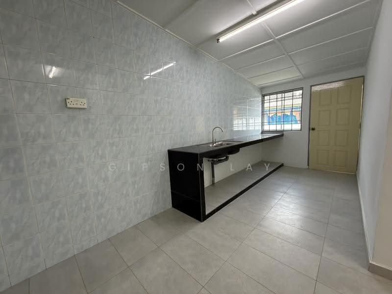 1-storey Terraced House for Sale in Taman Puteri (Kluang) - Gipson Lay - Kitchen - PropertyGuru.com.my