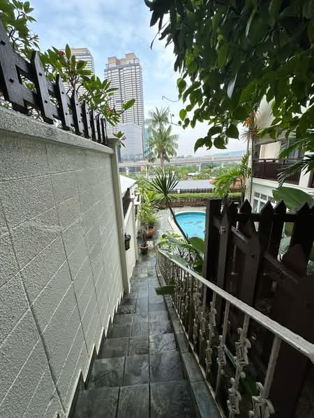 Rumah Berkembar untuk Dijual di Damansara Heights (Kuala Lumpur) - Yoong CF - Exterior - PropertyGuru.com.my