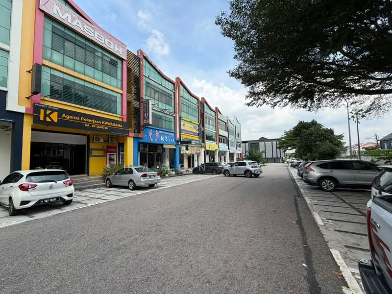 Kedai / Pejabat untuk Disewa di Taman Molek (Johor Bahru) - Sharon Tan - Exterior - PropertyGuru.com.my
