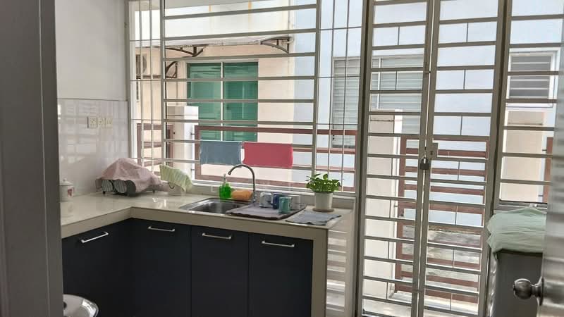 Rumah Teres 2 Tingkat untuk Dijual di Setia Indah 12 (Setia Alam) - Loke . - Kitchen - PropertyGuru.com.my