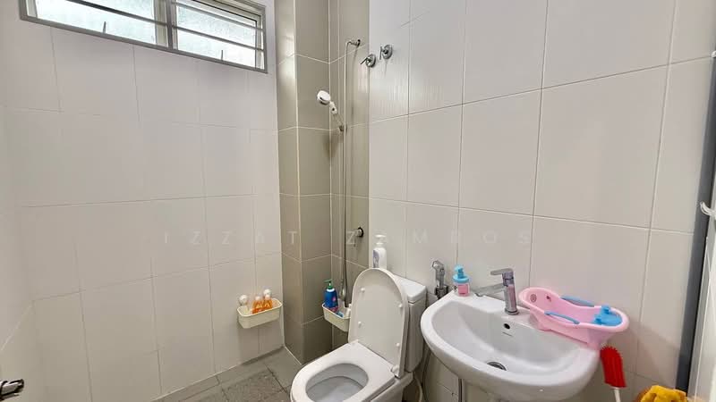 Semi-Detached House for Sale in D'Kayangan (Shah Alam) - Izzat Zamros - PropertyGuru.com.my