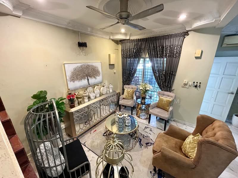 2-storey Terraced House for Sale in Bandar Tasik Puteri (Rawang) - Mohd Adryzam - Living Room - PropertyGuru.com.my