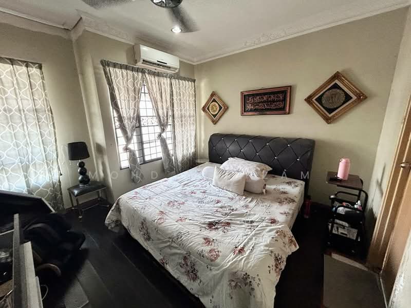 2-storey Terraced House for Sale in Bandar Tasik Puteri (Rawang) - Mohd Adryzam - Bedroom - PropertyGuru.com.my