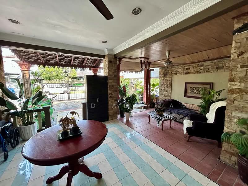 2-storey Terraced House for Sale in Bandar Tasik Puteri (Rawang) - Mohd Adryzam - Living Room - PropertyGuru.com.my
