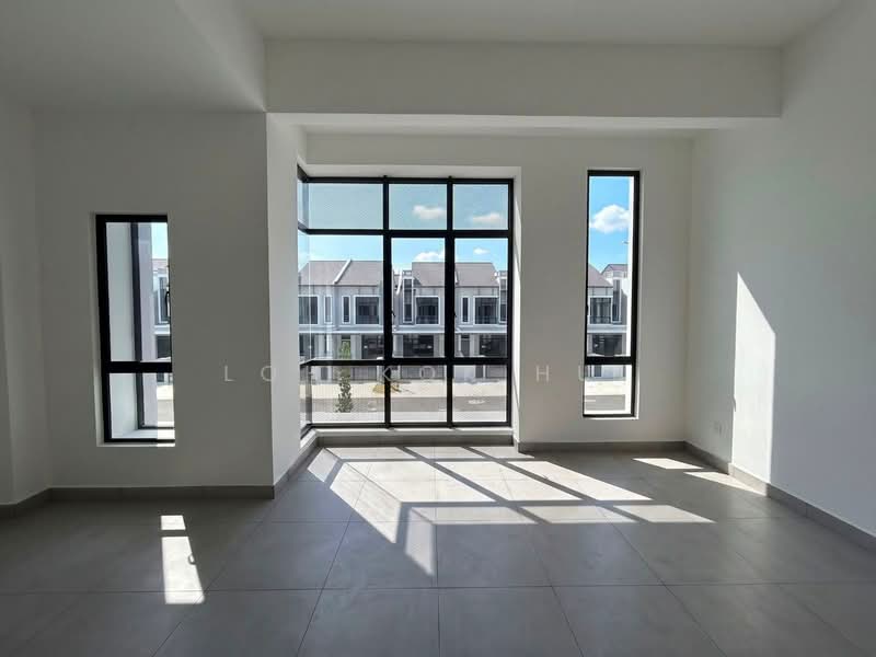 2-storey Terraced House for Sale in Taman Mount Austin (Tebrau) - Loh Kok Hui - Living Room - PropertyGuru.com.my