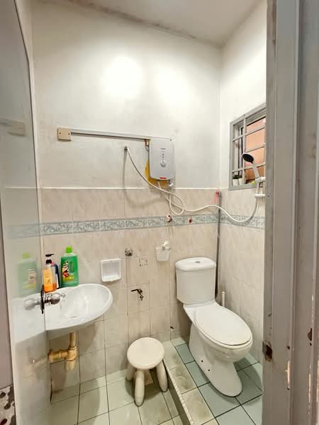 Rumah Teres 2 Tingkat untuk Dijual di Taman Setia Indah (Tebrau) - Tommy Tai - Bathroom - PropertyGuru.com.my