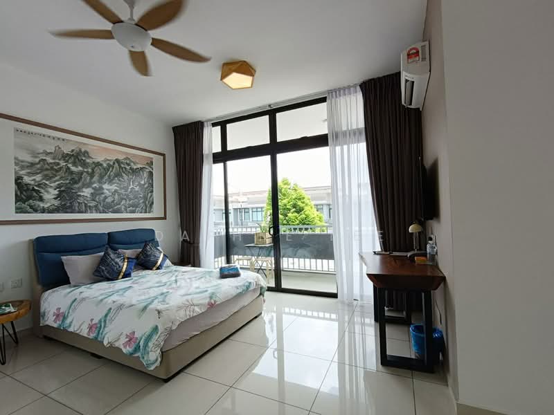 Rumah Teres 2 Tingkat untuk Dijual di Taman Mount Austin (Tebrau) - Daphne Lee - Bedroom - PropertyGuru.com.my