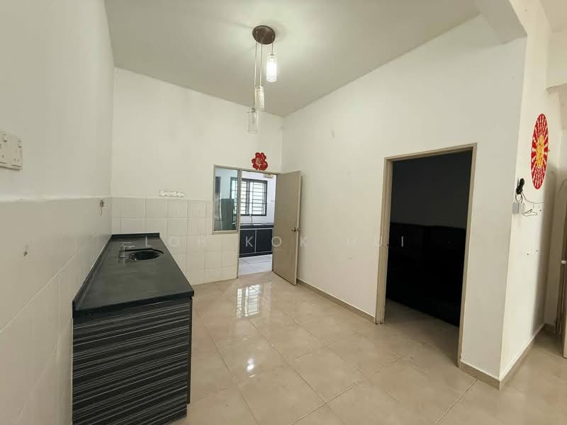 2-storey Terraced House for Sale in Taman Nusa Sentral (Iskandar Puteri (Nusajaya)) - Loh Kok Hui - Kitchen - PropertyGuru.com.my