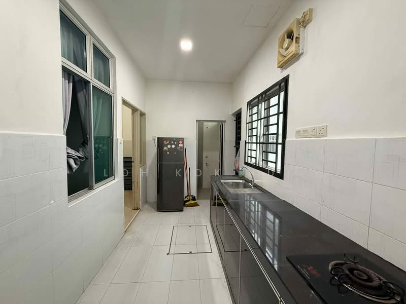 2-storey Terraced House for Sale in Taman Nusa Sentral (Iskandar Puteri (Nusajaya)) - Loh Kok Hui - Kitchen - PropertyGuru.com.my