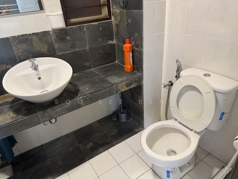 Servis Apartment untuk Disewa di Ritze Perdana 1 - Soo See Beng - Bathroom - PropertyGuru.com.my