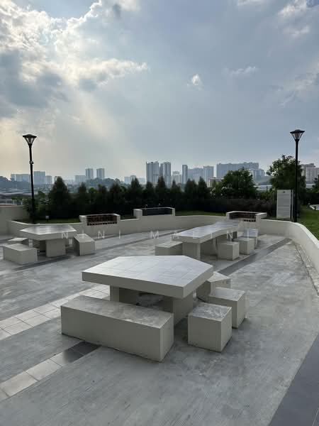 Kondominium untuk Disewa di Residensi Sateria - Nini Malini - BBQ Area - PropertyGuru.com.my