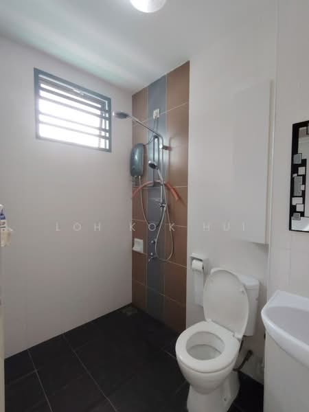 2-storey Terraced House for Sale in Setia Tropika (Johor Bahru) - Loh Kok Hui - Bathroom - PropertyGuru.com.my