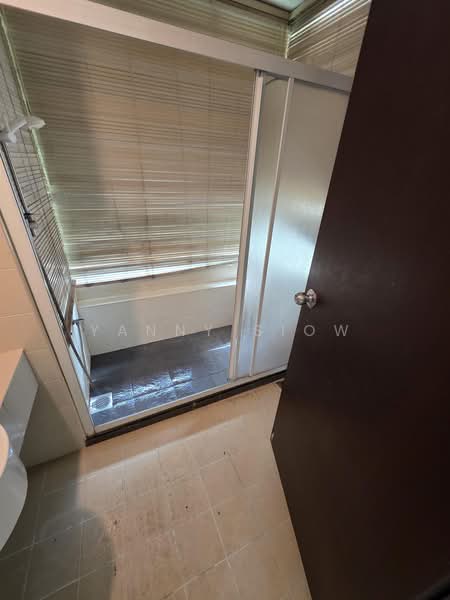 Kondominium untuk Dijual di Riana Green East - Yanny Siow - Bathroom - PropertyGuru.com.my