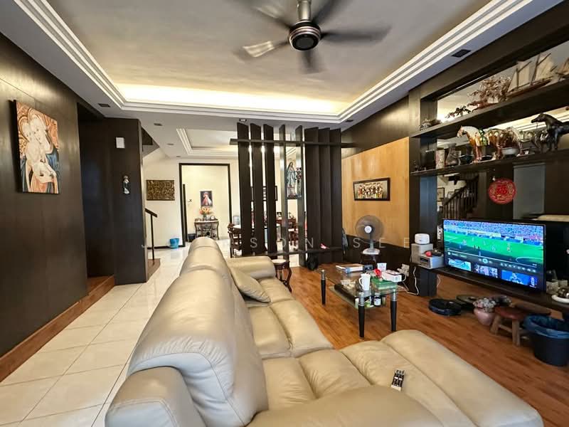 2.5-storey Terraced House for Sale in Usj 1 (Subang Jaya) - Johnson See - Living Room - PropertyGuru.com.my