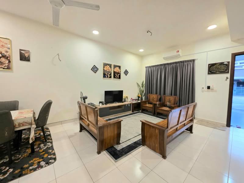 2-storey Terraced House for Sale in M Residence 2 (Rawang) - Samson Lee - Living Room - PropertyGuru.com.my