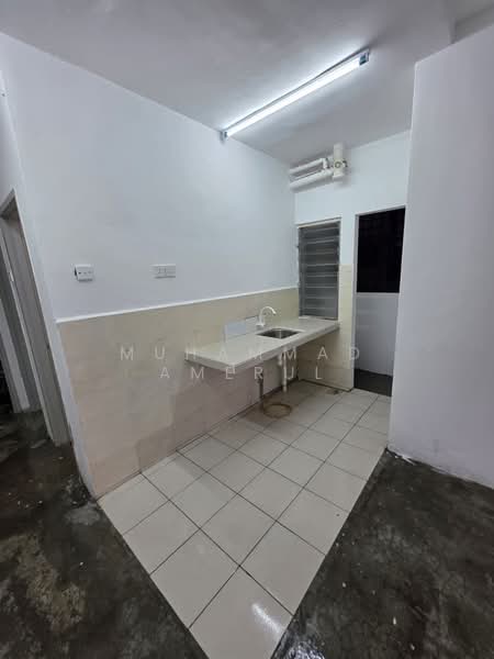 Apartment for Rent at Pangsapuri Seri Nipah - Muhammad Amerul - Kitchen - PropertyGuru.com.my