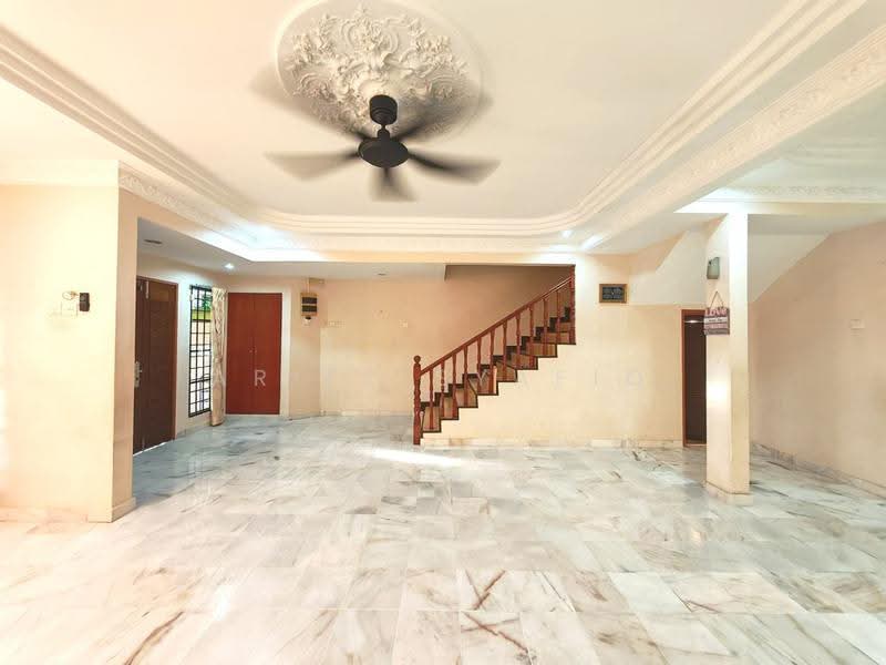 Rumah Teres 2-Tingkat untuk Dijual di Bandar Tun Hussein Onn (Cheras) - Ariff Syafiq - Living Room - PropertyGuru.com.my