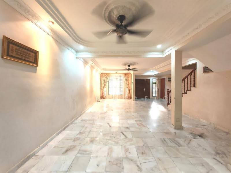 Rumah Teres 2-Tingkat untuk Dijual di Bandar Tun Hussein Onn (Cheras) - Ariff Syafiq - Living Room - PropertyGuru.com.my