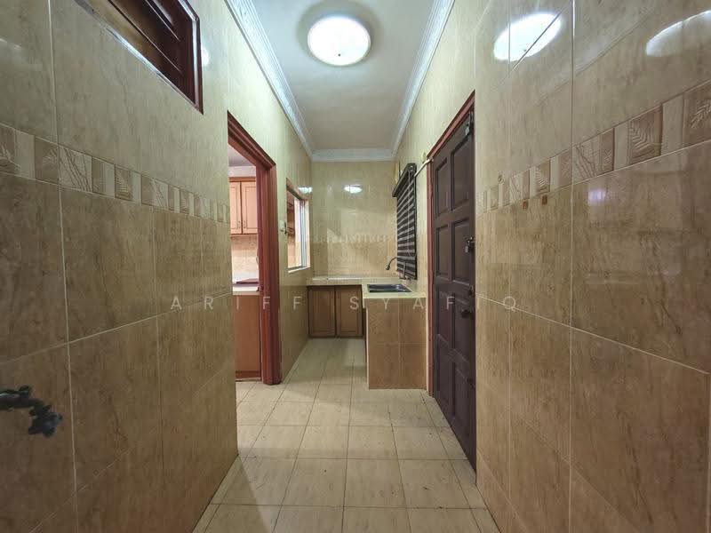 Rumah Teres 2-Tingkat untuk Dijual di Bandar Tun Hussein Onn (Cheras) - Ariff Syafiq - Kitchen - PropertyGuru.com.my