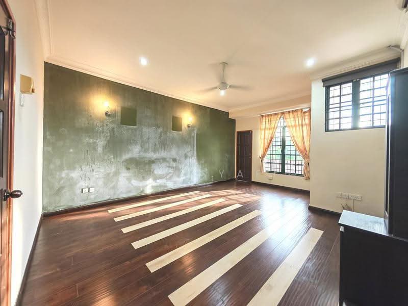 Rumah Teres 2-Tingkat untuk Dijual di Bandar Tun Hussein Onn (Cheras) - Ariff Syafiq - Living Room - PropertyGuru.com.my