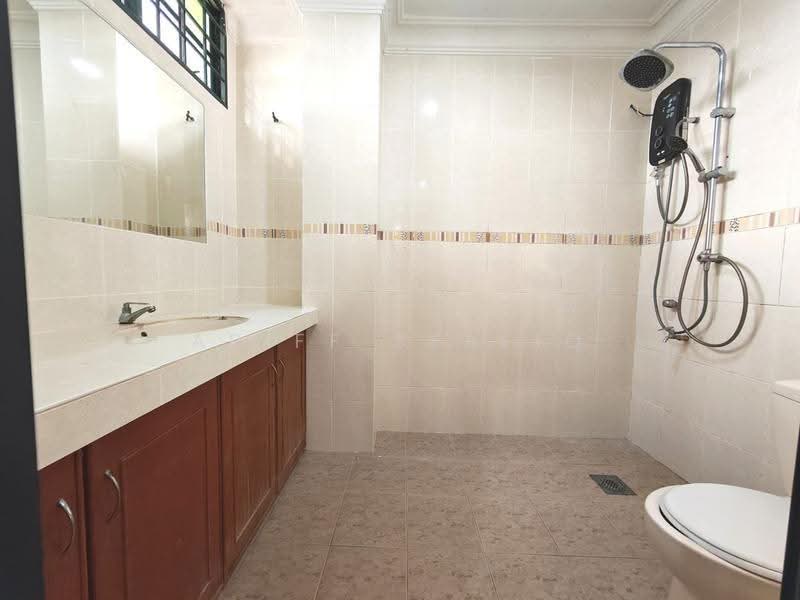 Rumah Teres 2-Tingkat untuk Dijual di Bandar Tun Hussein Onn (Cheras) - Ariff Syafiq - Bathroom - PropertyGuru.com.my