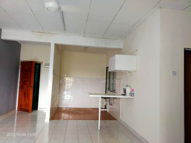 Pangsapuri untuk Disewa di Pangsapuri Subang Impian - Abby Woo - Kitchen - PropertyGuru.com.my