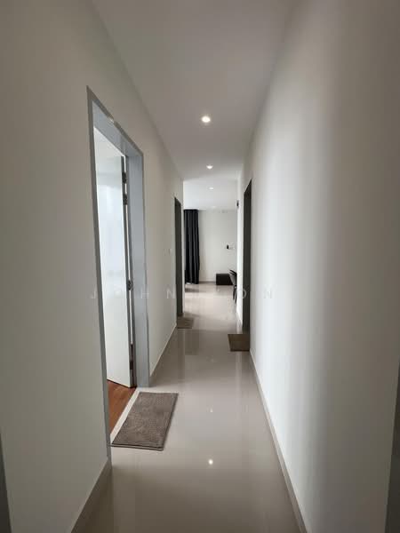 Kondominium untuk Disewa di Picasso Residence - John Yong - Corridor - PropertyGuru.com.my