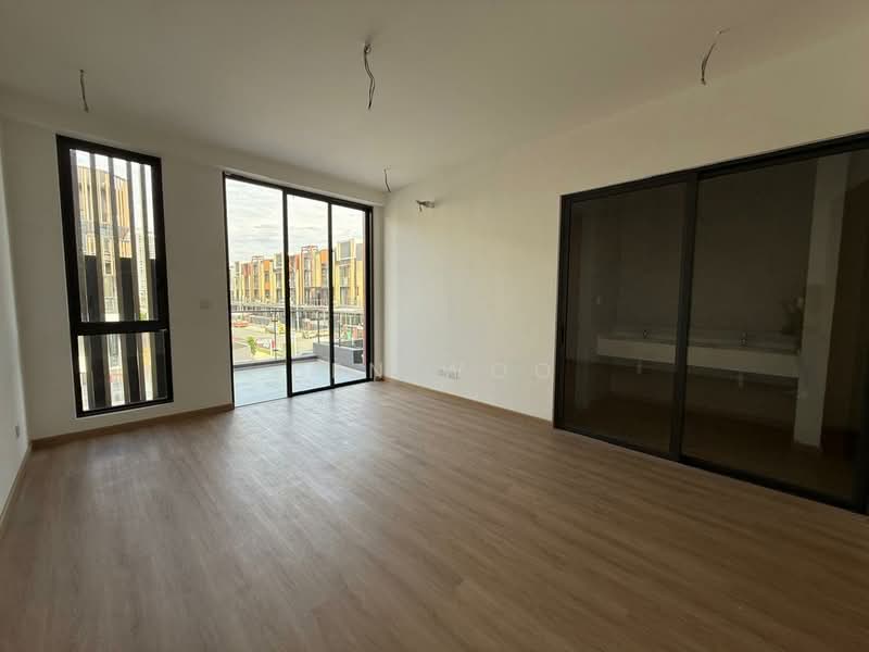 Rumah Teres 3 Tingkat untuk Dijual di Taman Puchong Legenda (Puchong) - Ben Woo - Living Room - PropertyGuru.com.my