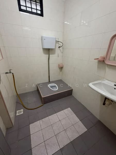 2-storey Terraced House for Sale in Taman Puteri Wangsa (Ulu Tiram) - Zack Chow - Bathroom - PropertyGuru.com.my