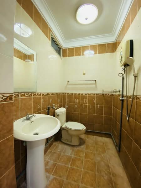 Rumah Teres 2 Tingkat untuk Dijual di Setiawangsa (Kuala Lumpur) - Effendy Shohaili - Bathroom - PropertyGuru.com.my