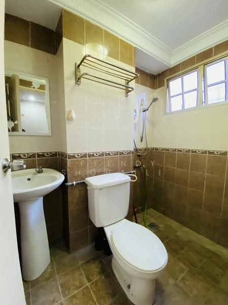 Rumah Teres 2 Tingkat untuk Dijual di Setiawangsa (Kuala Lumpur) - Effendy Shohaili - Bathroom - PropertyGuru.com.my