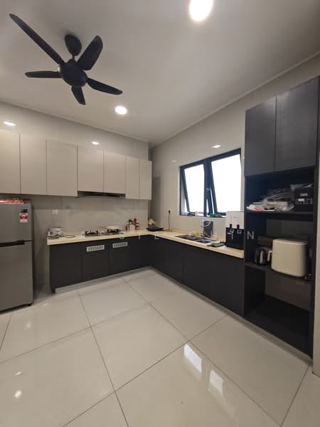 Condominium for Rent at Amberside @ Country Garden Danga Bay - Cassie Chin - Kitchen - PropertyGuru.com.my