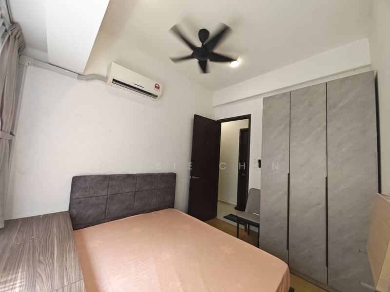 Condominium for Rent at Amberside @ Country Garden Danga Bay - Cassie Chin - Bedroom - PropertyGuru.com.my