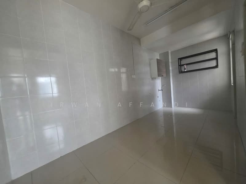 Rumah Kluster untuk Dijual di Bandar Saujana Putra (Tanjong Duabelas) - Irwan Affandi - Kitchen - PropertyGuru.com.my