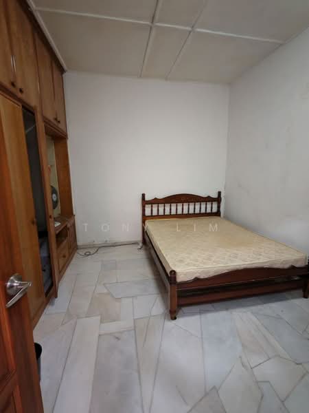 Rumah Teres 2 Tingkat untuk Disewa di Taman Century (Johor Bahru) - Tony Lim - Bedroom - PropertyGuru.com.my