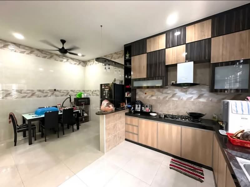 Rumah Teres 1.5-Tingkat untuk Dijual di Ulu Tiram (Johor) - Jen Kiok - Kitchen - PropertyGuru.com.my