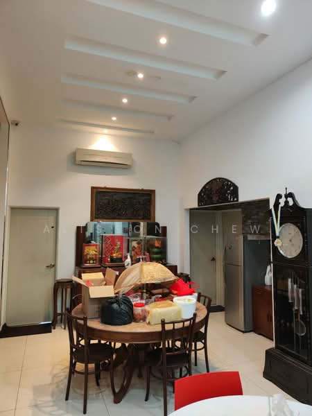 Semi-Detached House for Sale in Bukit Dumbar (Jelutong) - Alisson Chew - Dining Room - PropertyGuru.com.my
